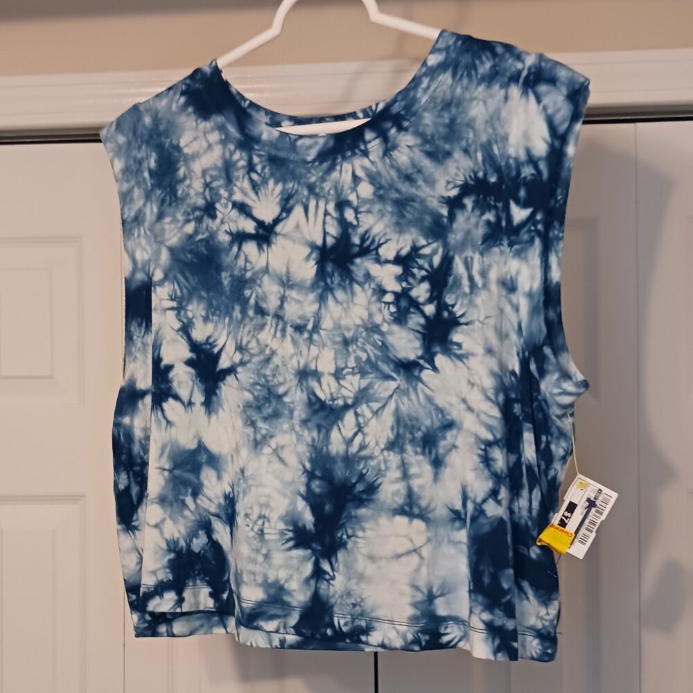 #105 3/$18 - Joy Lab Blue/White Tank Top Size L